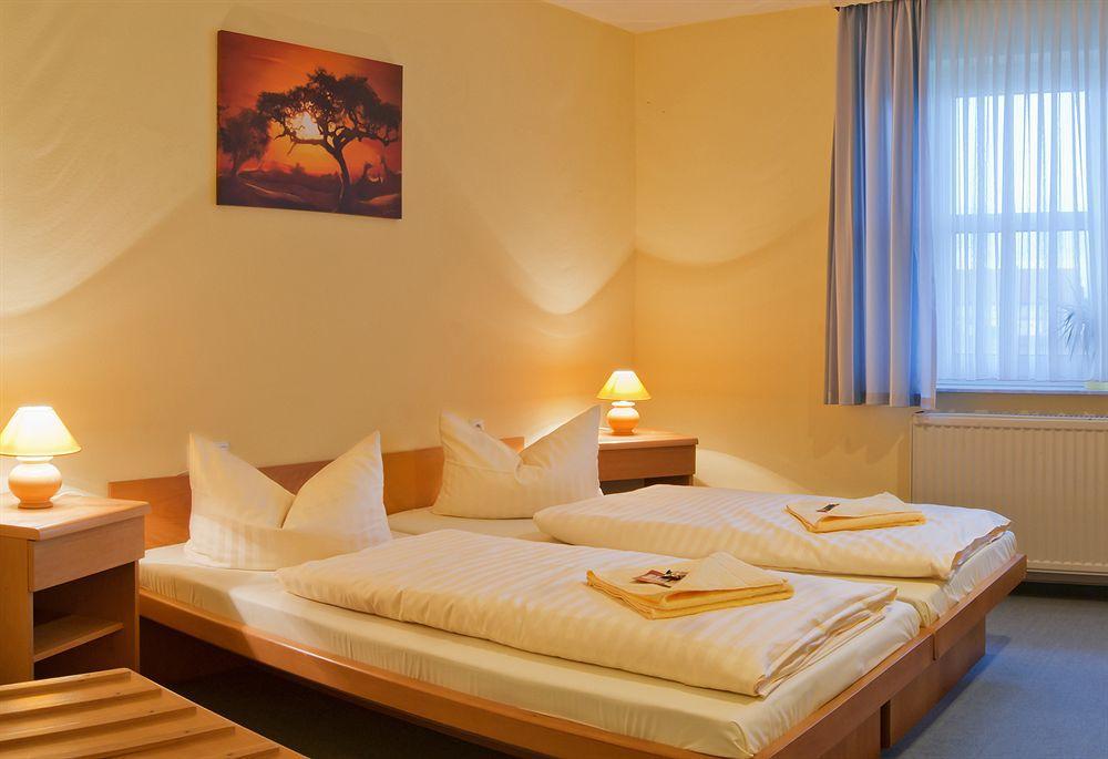 Hotel Garni Zwickau-Mosel ミュルセン エクステリア 写真