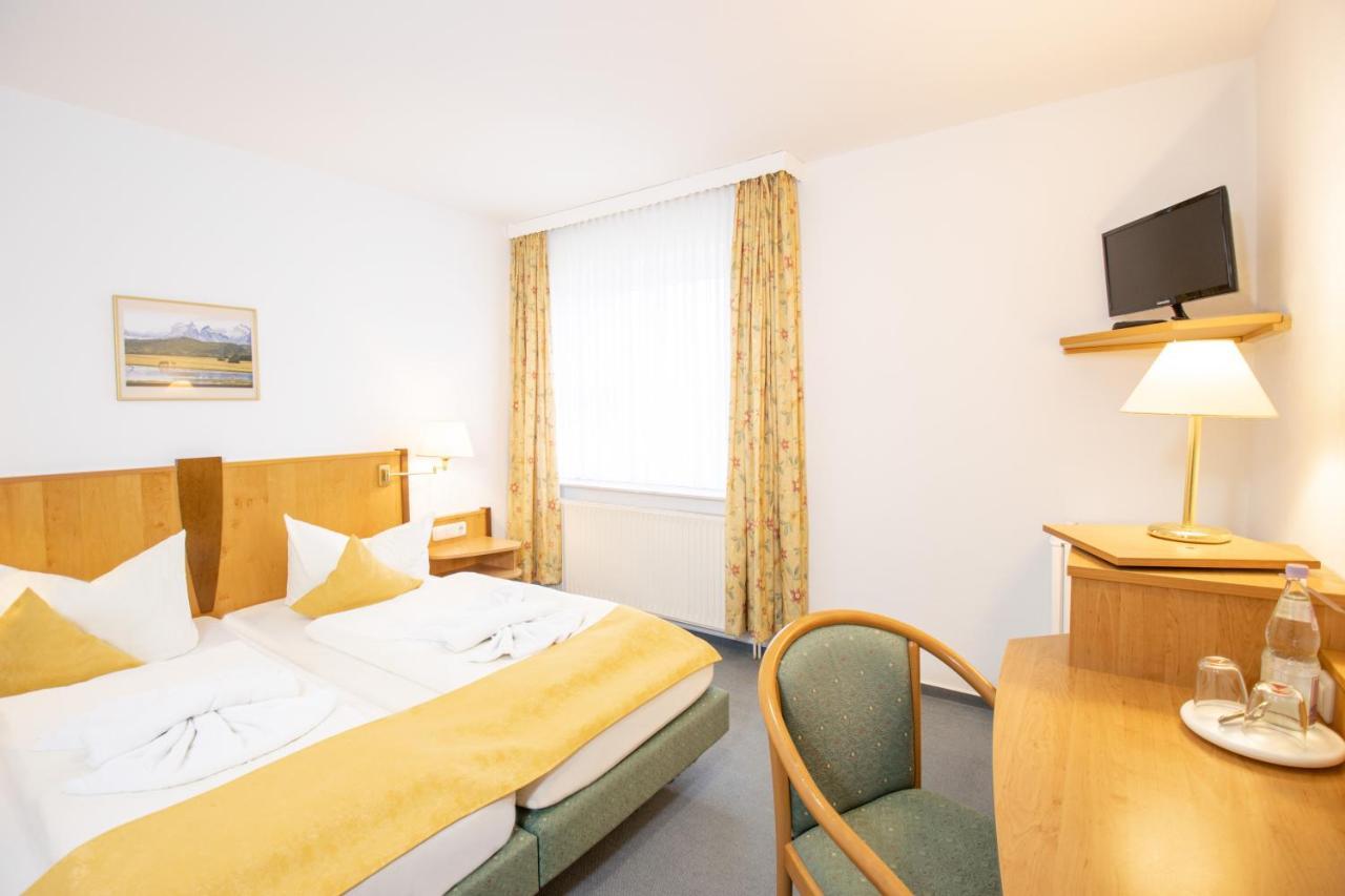 Hotel Garni Zwickau-Mosel ミュルセン エクステリア 写真