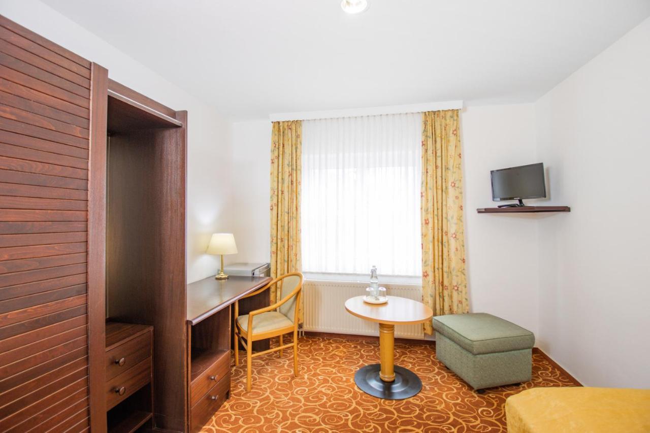 Hotel Garni Zwickau-Mosel ミュルセン エクステリア 写真