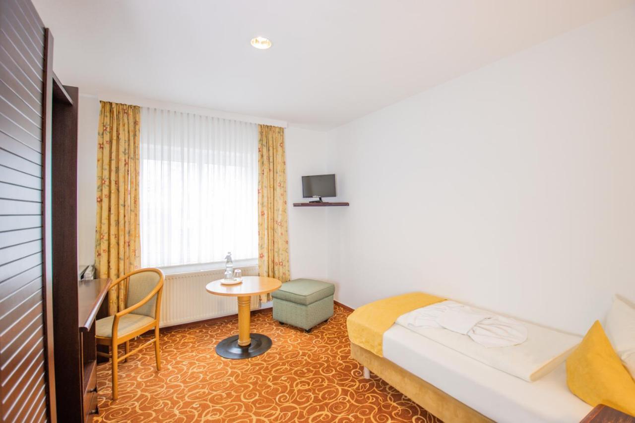 Hotel Garni Zwickau-Mosel ミュルセン エクステリア 写真