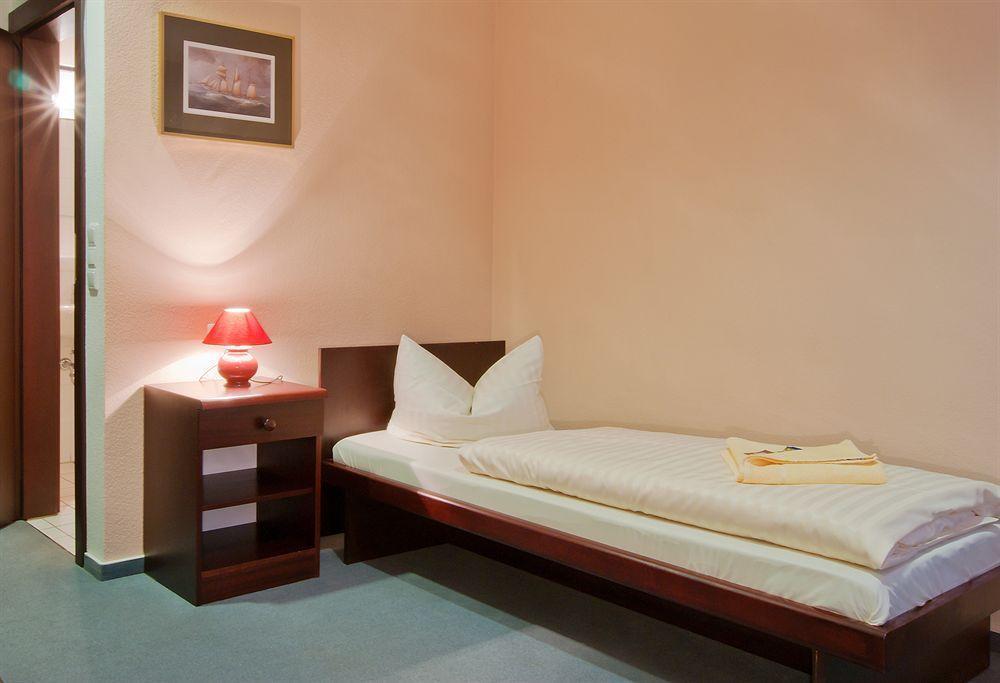 Hotel Garni Zwickau-Mosel ミュルセン エクステリア 写真